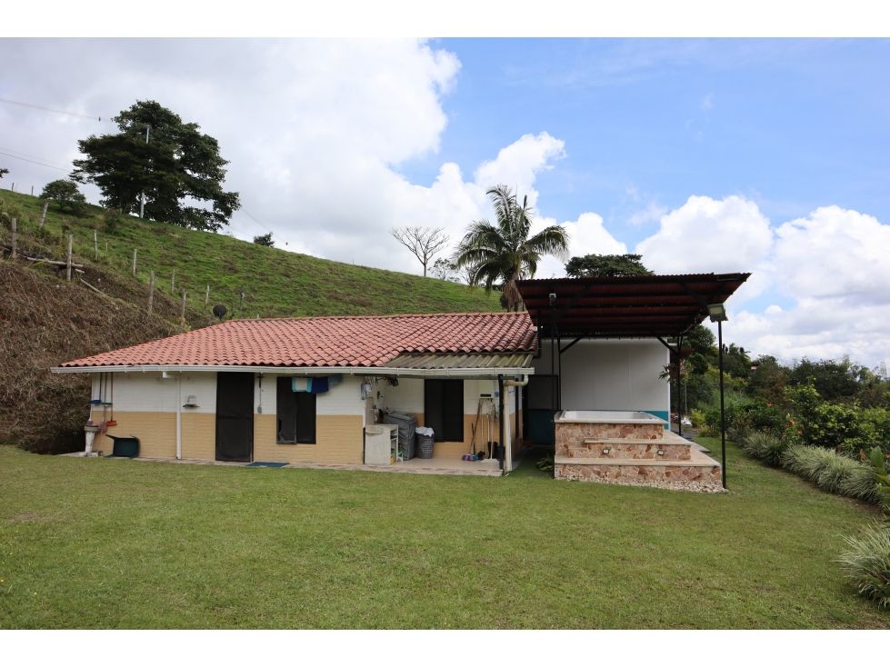 Casa Campestre en venta Risaralda Santa Rosa De Cabal Santa Rosa De Cabal 240 m2 Habitaciones 5 Baños 3 Garajes 6 Precio $900000000