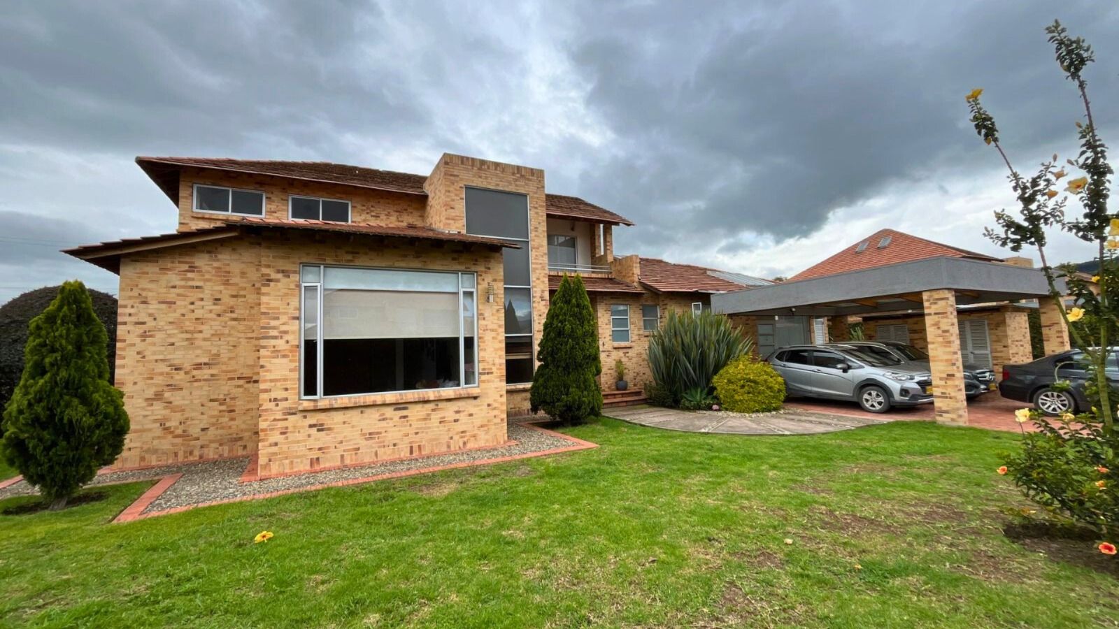 Casa en venta Cundinamarca Cajicá Granjitas 317 m2 Habitaciones 4 Baños 5 Garajes 4 Precio $1980000000