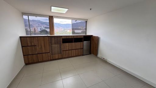 Oficina en arriendo Antioquia Medellín Naranjal 75 m2 Habitaciones 0 Baños 1 Garajes 5 Precio $4800000