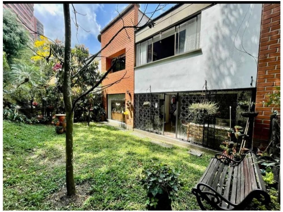 Casa en venta Antioquia Medellín La Candelaria 260 m2 Habitaciones 3 Baños 4 Garajes 2 Precio $1300000000