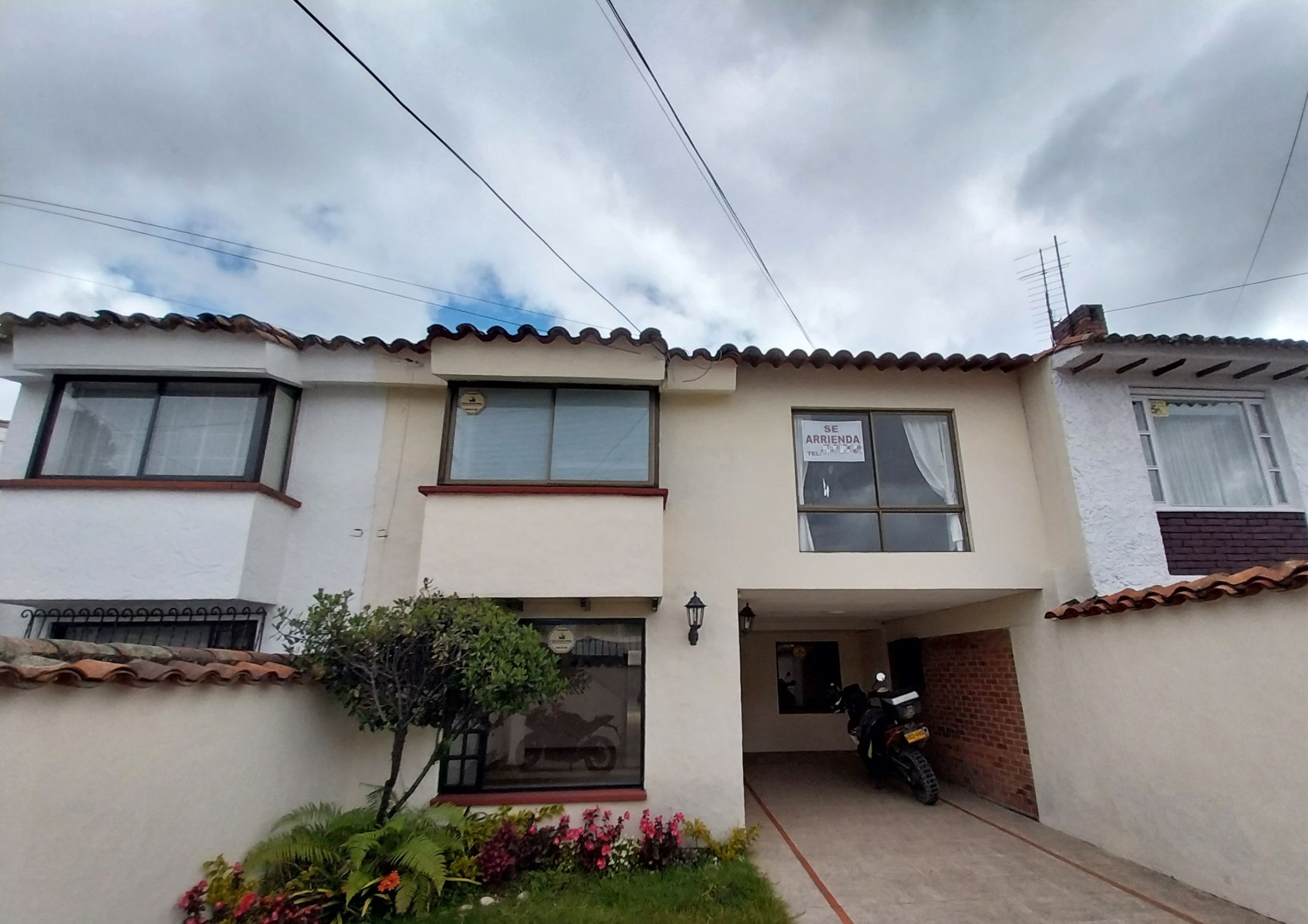 Casa en arriendo o venta Cundinamarca Bogotá Potosí 203 m2 Habitaciones 6 Baños 4 Garajes 3 Precio venta $1000000000 Precio arriendo $6000000