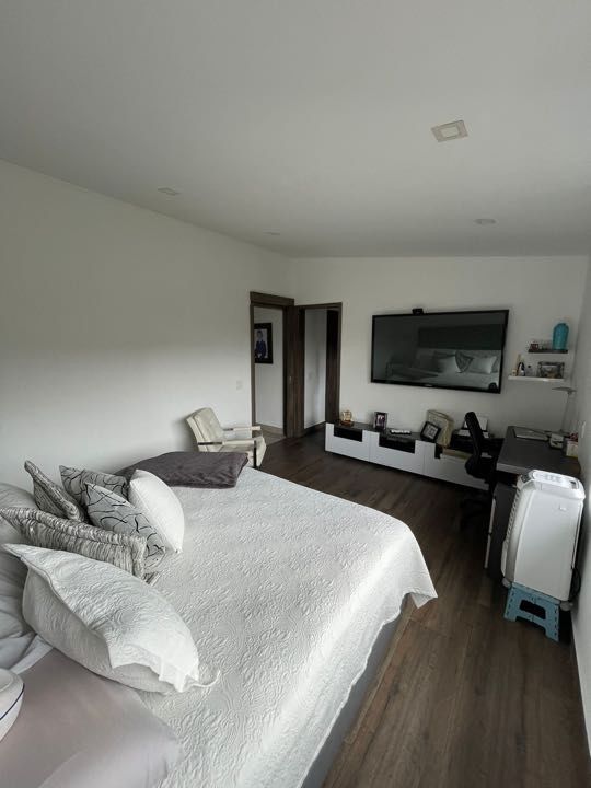 Casa en venta Antioquia Envigado Zona Centro 270 m2 Habitaciones 5 Baños 6 Garajes 4 Precio $1448000000