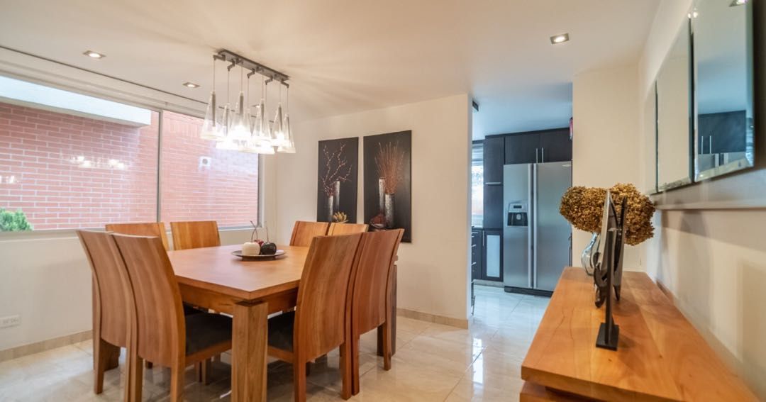 Casa en venta Antioquia Envigado Zona Centro 315 m2 Habitaciones 4 Baños 5 Garajes 4 Precio $1980000000