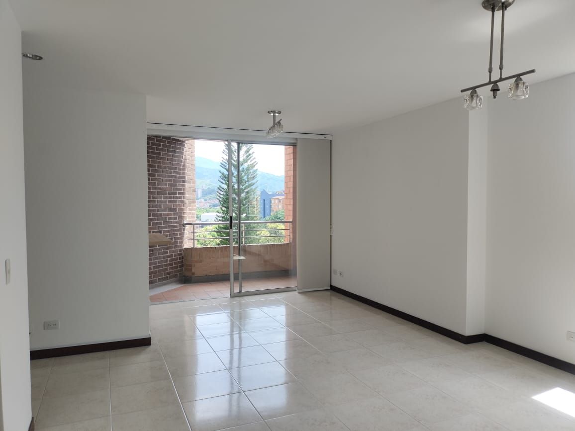 Apartamento en arriendo Antioquia Envigado Bosques De Zúñiga 85 m2 Habitaciones 3 Baños 2 Garajes 1 Precio $3500000