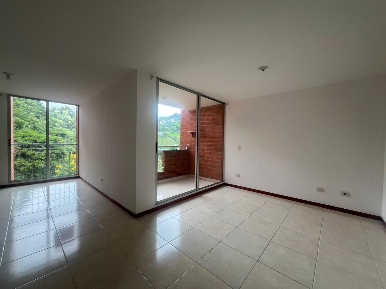 Apartamento en arriendo Antioquia Envigado Trianon 90 m2 Habitaciones 3 Baños 2 Garajes 1 Precio $3550000