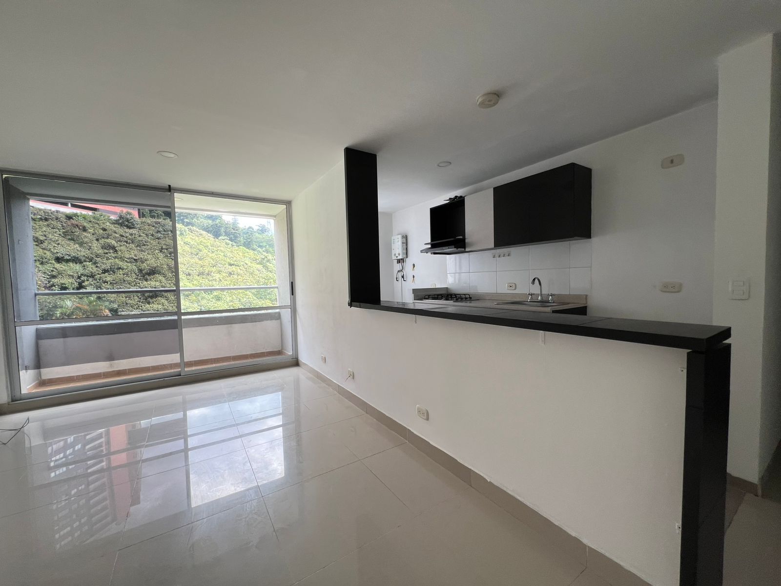 Apartamento en arriendo Antioquia Envigado Primavera 63 m2 Habitaciones 3 Baños 2 Garajes 1 Precio $2950000