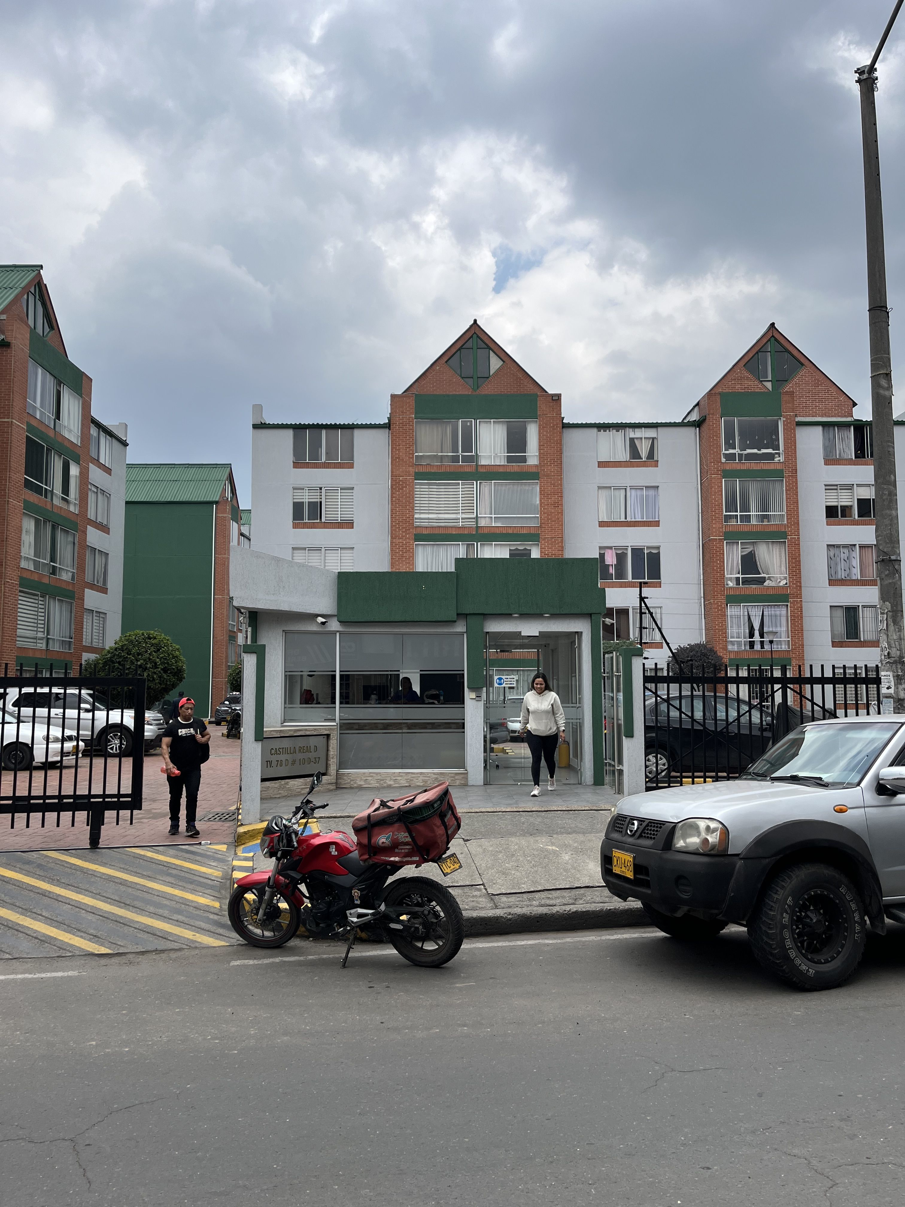 Apartamento en arriendo Cundinamarca Bogotá Cr Quintas Del Recreo Et V 70 m2 Habitaciones 3 Baños 2 Garajes 0 Precio $1300000