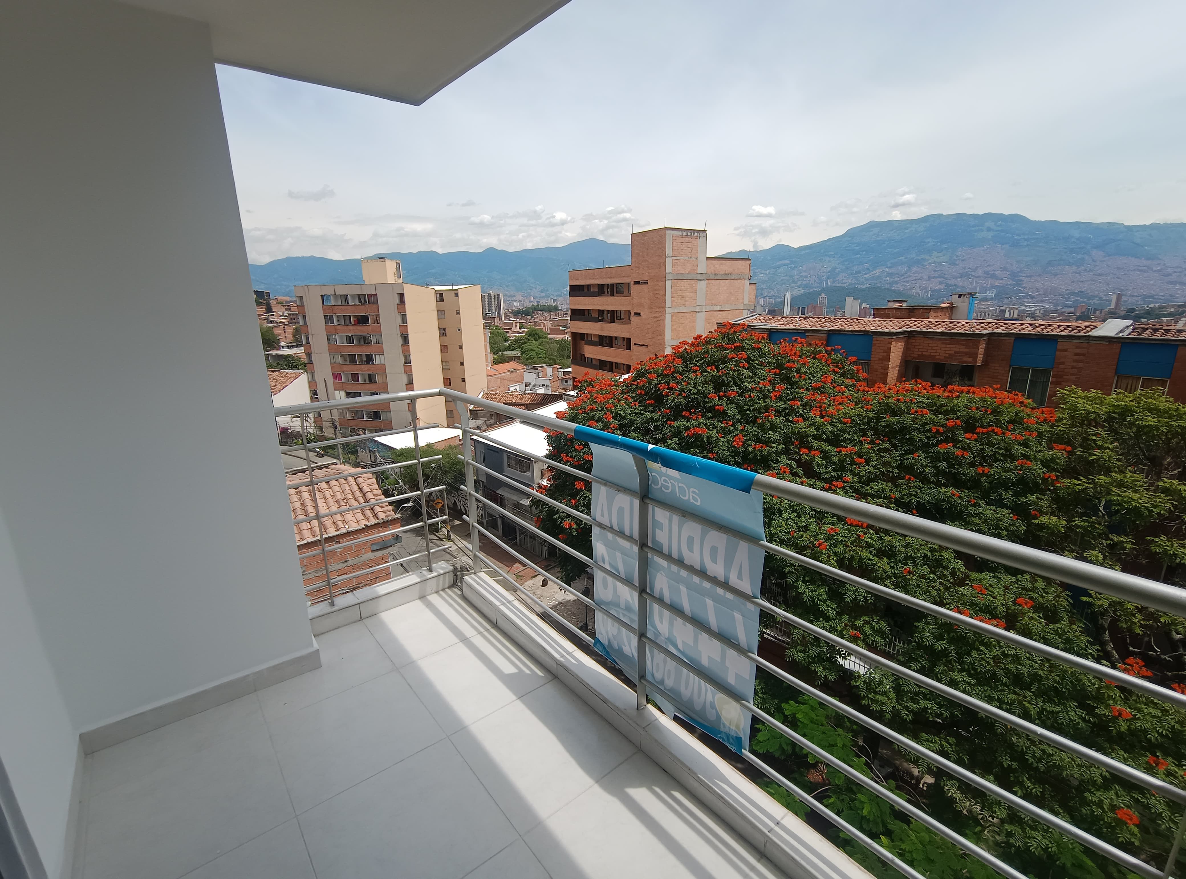 Apartaestudio en arriendo Antioquia Medellín La Milagrosa 45 m2 Habitaciones 1 Baños 1 Garajes 0 Precio $1500000