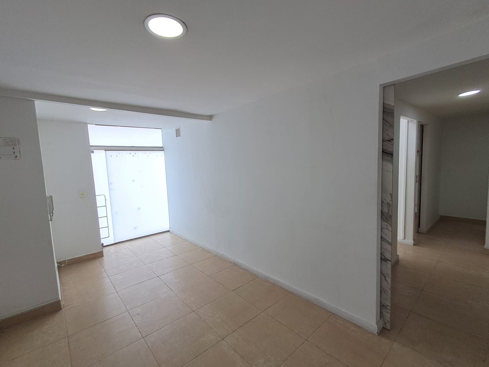 Oficina en arriendo Antioquia Medellín Rosales 45 m2 Habitaciones 0 Baños 1 Garajes 0 Precio $1900000