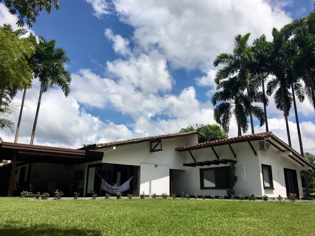 Casa Campestre en venta Risaralda Pereira Br San Fernando 423 m2 Habitaciones 4 Baños 5 Garajes 6 Precio $1700000000