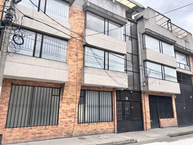 Bodega en venta Cundinamarca Bogotá La Granja 1397 m2 Habitaciones 0 Baños 4 Garajes 2 Precio $3315000000