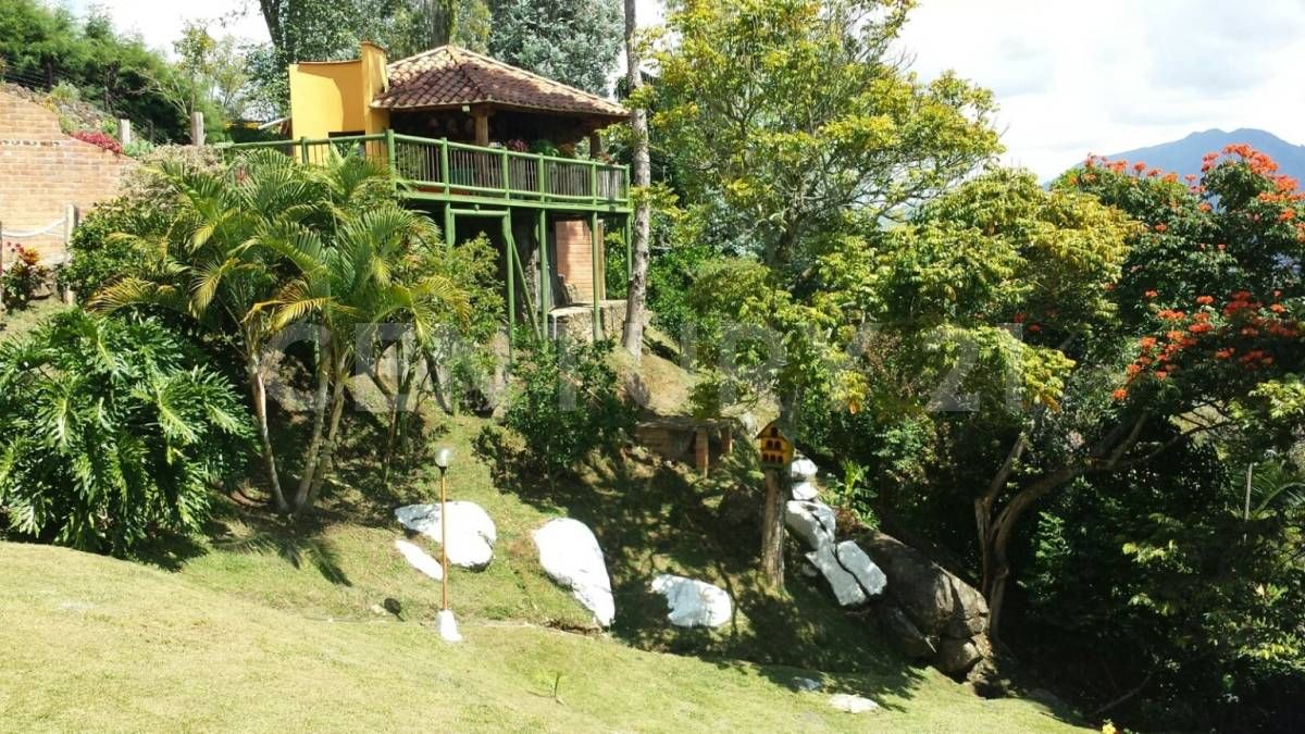 Finca en venta Antioquia Copacabana Copacabana 950 m2 Habitaciones 7 Baños 7 Garajes 10 Precio $2250000000
