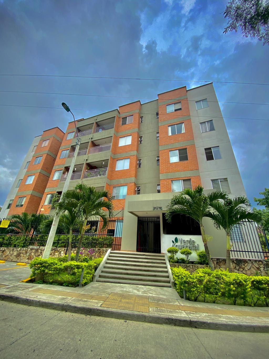 Apartamento en venta Valle Del Cauca Cali Aguacatal 81 m2 Habitaciones 3 Baños 2 Garajes 2 Precio $330000000