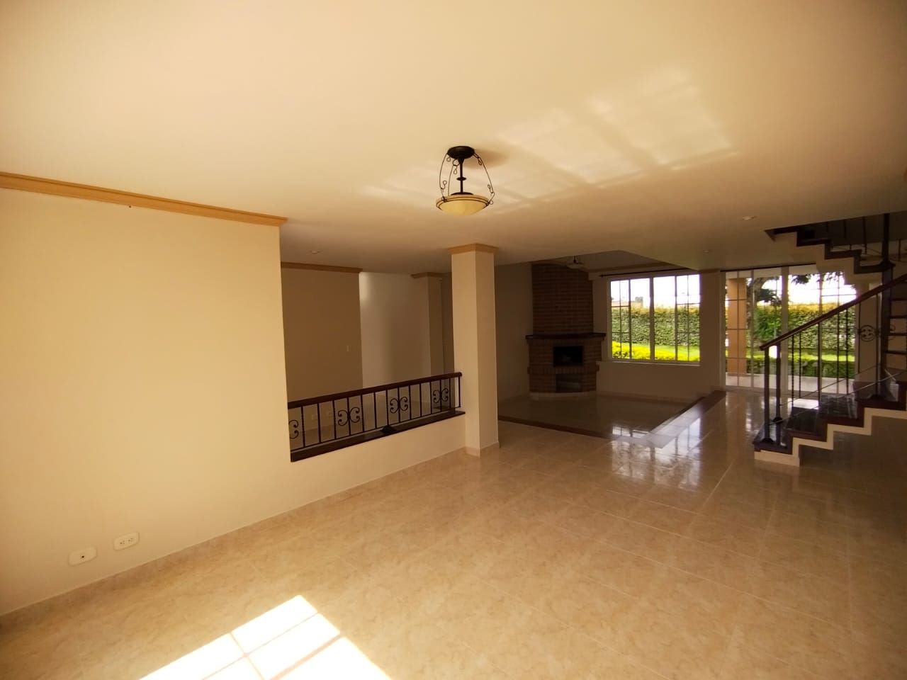 Casa Campestre en venta Risaralda Pereira Neyra Marquez 400 m2 Habitaciones 6 Baños 5 Garajes 6 Precio $1950000000