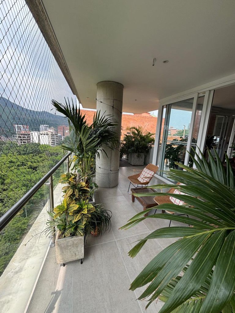 Apartamento en arriendo Valle Del Cauca Cali San Nicolás 250 m2 Habitaciones 3 Baños 3 Garajes 2 Precio $10200000