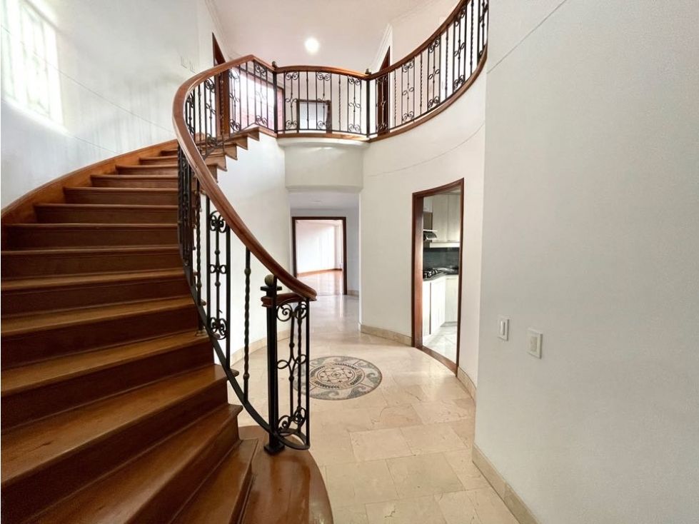 Apartamento en arriendo Antioquia Medellín El Diamante No2 324 m2 Habitaciones 4 Baños 6 Garajes 2 Precio $9900000