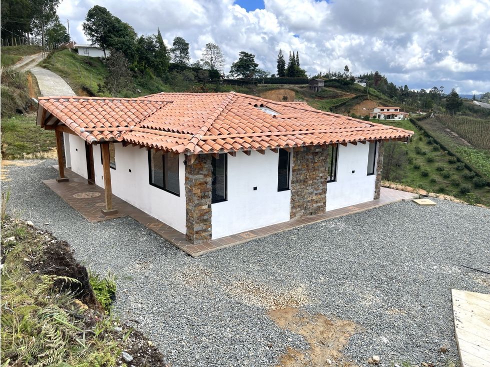 Casa Campestre en arriendo Antioquia Rionegro Rionegro 120 m2 Habitaciones 3 Baños 2 Garajes 2 Precio $2800000