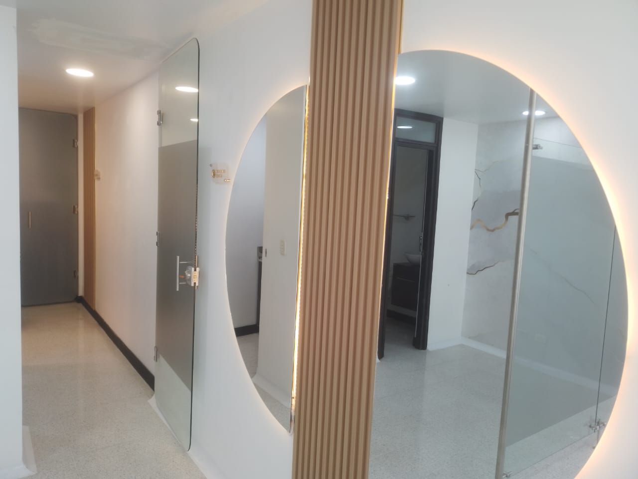 Consultorio en arriendo Antioquia Medellín Las Acacias 39 m2 Habitaciones 0 Baños 1 Garajes 1 Precio $3800000