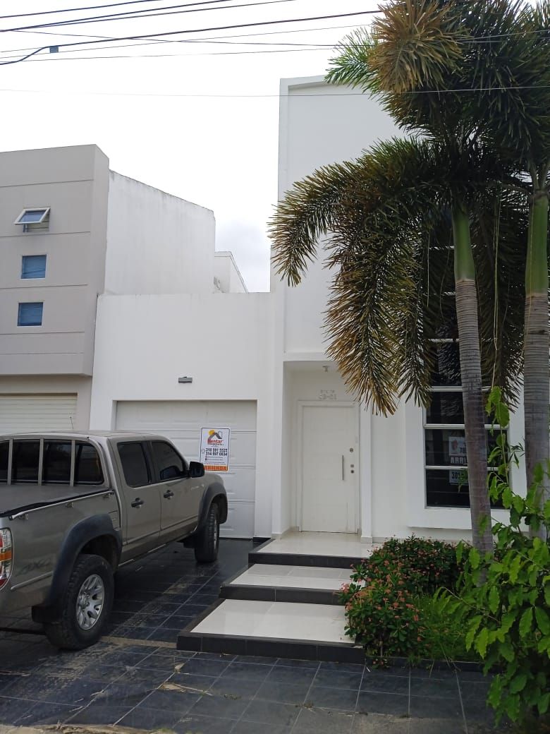 Casa en arriendo Córdoba Montería La Castellana 155 m2 Habitaciones 3 Baños 5 Garajes 0 Precio $2600000