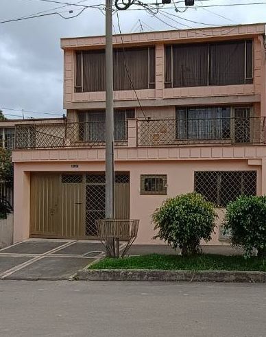 Apartamento en arriendo Cundinamarca Bogotá Autopista Del Sur 152 m2 Habitaciones 3 Baños 1 Garajes 1 Precio $1850000