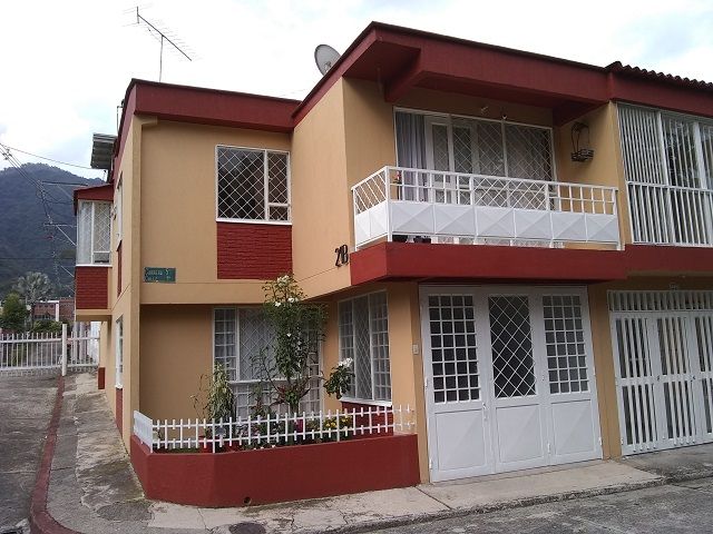 Casa en arriendo o venta Tolima Ibagué La Pola 154 m2 Habitaciones 4 Baños 4 Garajes 1 Precio venta $520000000 Precio arriendo $1900000