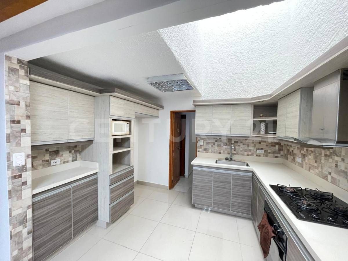 Casa en venta Antioquia Envigado La Inmaculada 233 m2 Habitaciones 5 Baños 3 Garajes 4 Precio $990000000