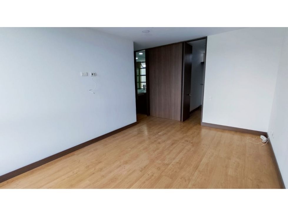 Apartamento en arriendo Antioquia Medellín Castropol 125 m2 Habitaciones 3 Baños 3 Garajes 2 Precio $5800000
