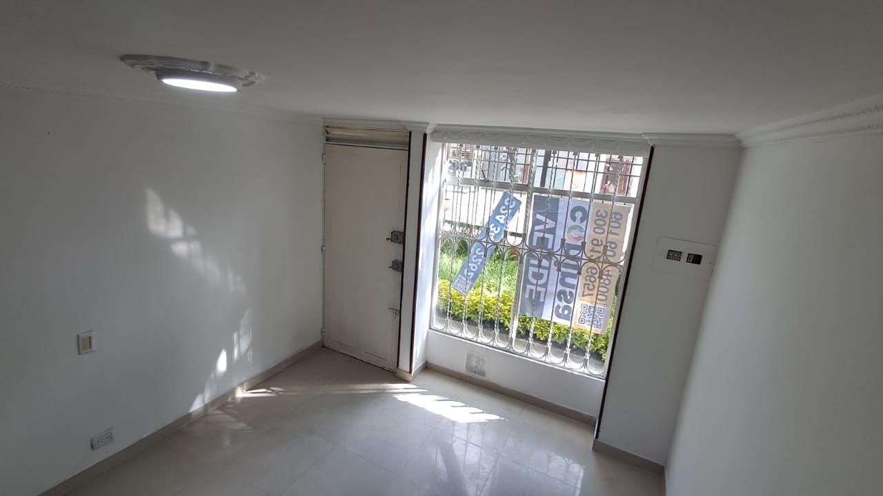 Casa en arriendo Cundinamarca Bogotá Cr Jardines De Alsacia 78 m2 Habitaciones 4 Baños 2 Garajes 0 Precio $350184027
