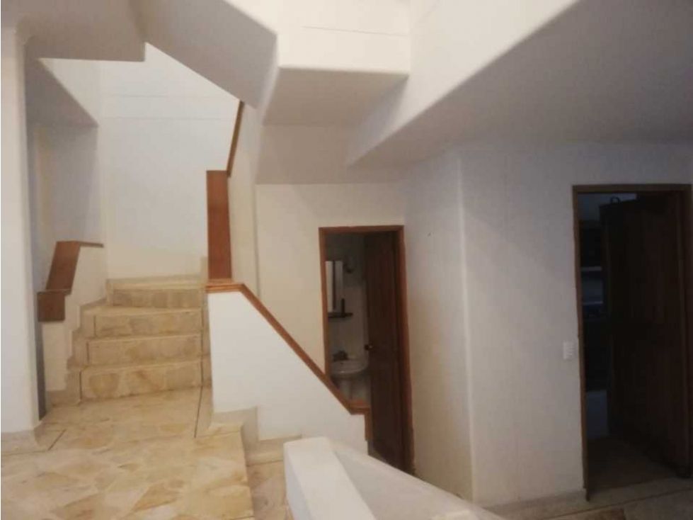 Casa en venta Risaralda Pereira Los Rosales 161 m2 Habitaciones 3 Baños 3 Garajes 2 Precio $650000000