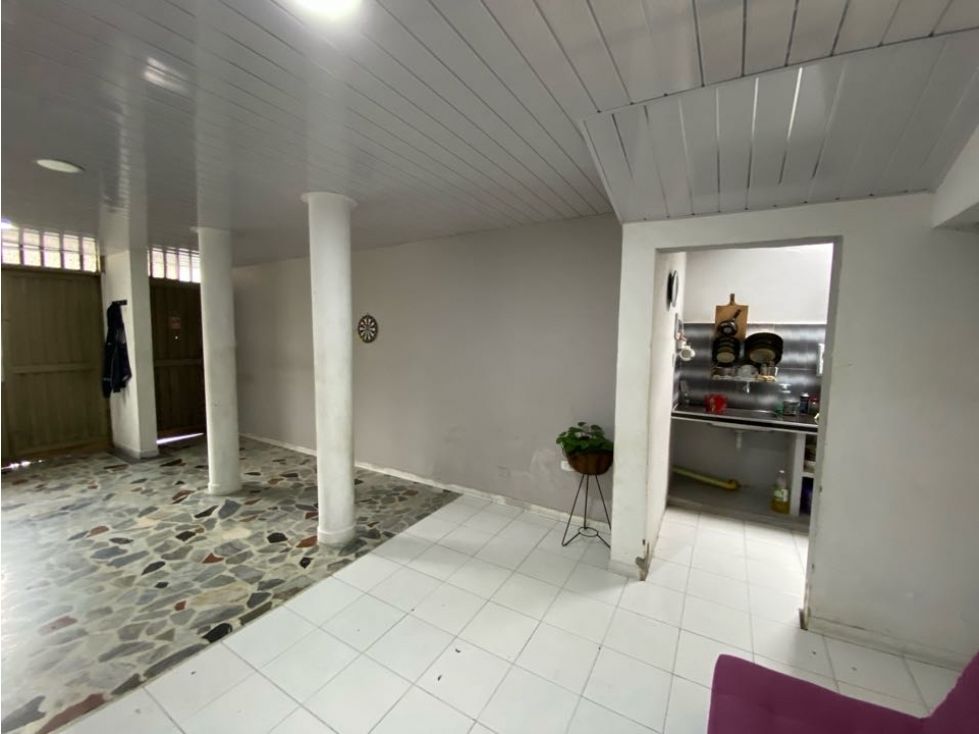 Casa en venta Risaralda Pereira Los Alcazares 180 m2 Habitaciones 5 Baños 4 Garajes 1 Precio $450000000