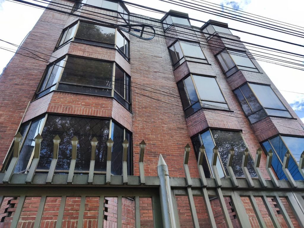 Edificio en venta Cundinamarca Bogotá Normandia Occidental 1400 m2 Habitaciones 23 Baños 26 Garajes 4 Precio $5800000000