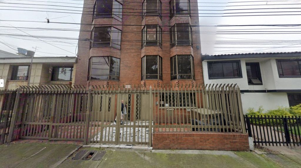 Edificio en arriendo Cundinamarca Bogotá Normandia Occidental 1400 m2 Habitaciones 23 Baños 26 Garajes 4 Precio $25000000