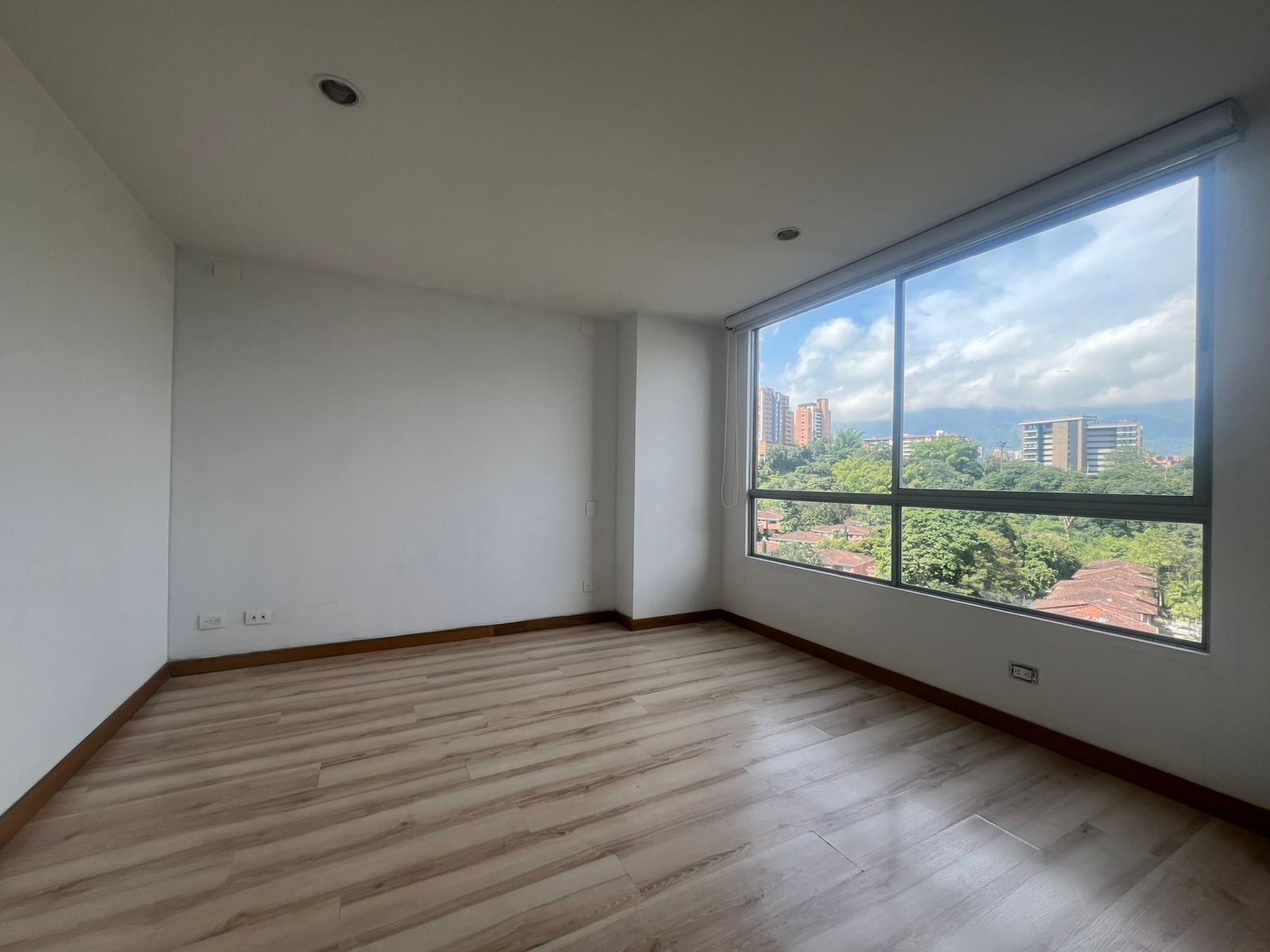 Apartamento en arriendo Antioquia Envigado Zúñiga 112 m2 Habitaciones 3 Baños 3 Garajes 2 Precio $5750000