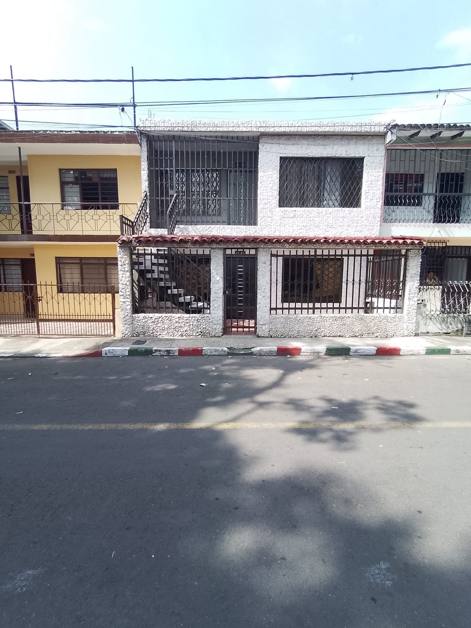 Casa en venta Valle Del Cauca Cali Troncal 140 m2 Habitaciones 4 Baños 2 Garajes 2 Precio $480000000