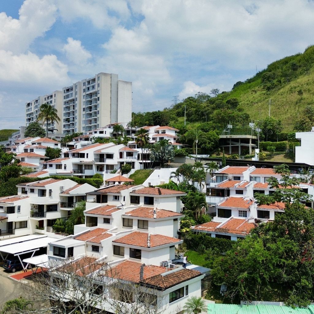 Casa en venta Valle Del Cauca Cali Bellavista 198 m2 Habitaciones 4 Baños 4 Garajes 2 Precio $590000000