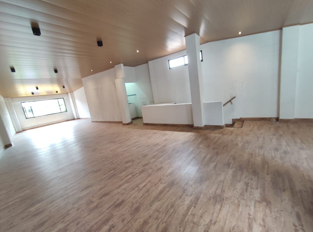 Local en arriendo o venta Antioquia Medellín Lorena 90 m2 Habitaciones 0 Baños 1 Garajes 0 Precio venta $480000000 Precio arriendo $3200000