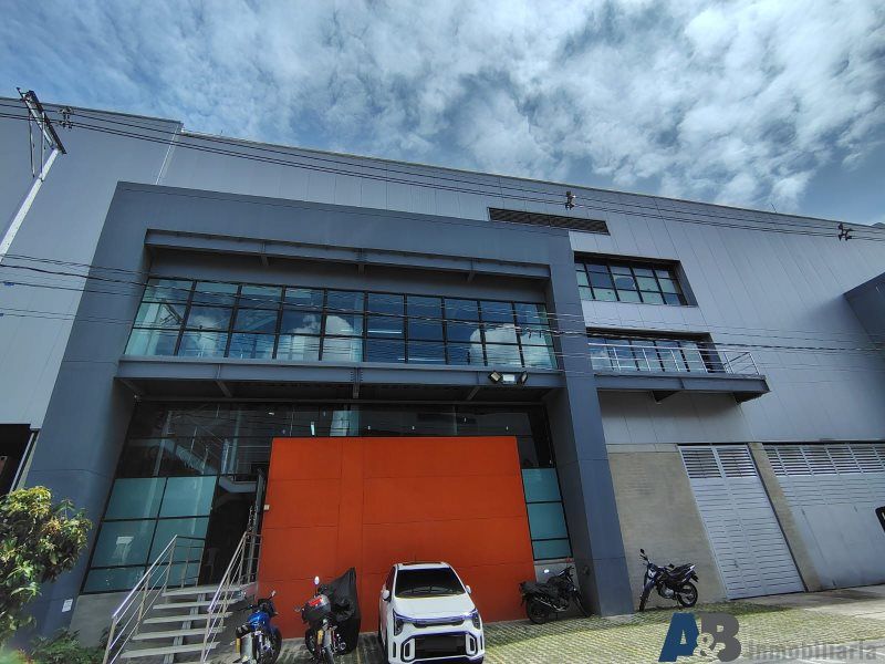Bodega en arriendo Antioquia Bello Zona Industrial 3 700 m2 Habitaciones 0 Baños 5 Garajes 0 Precio $21000000
