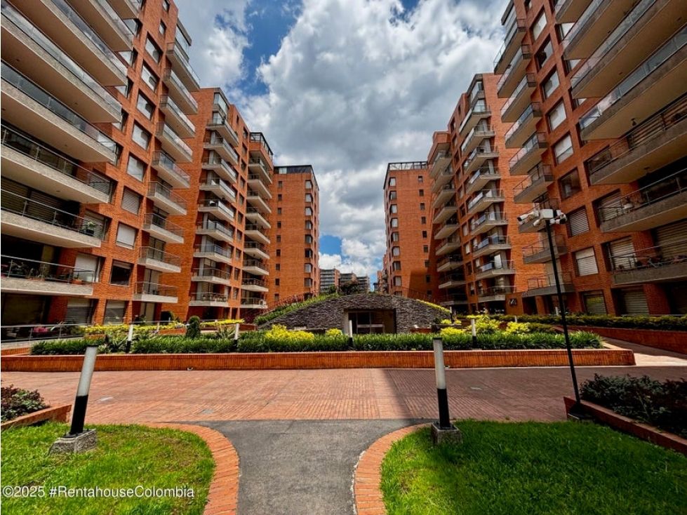 Apartamento en arriendo Cundinamarca Bogotá San Joaquín 175 m2 Habitaciones 3 Baños 4 Garajes 2 Precio $8970000