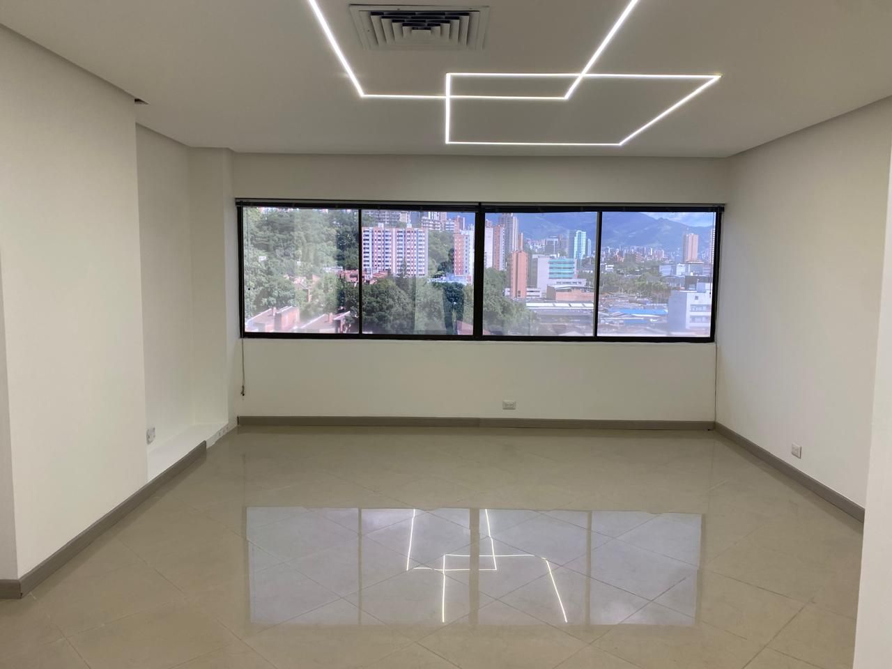 Consultorio en arriendo Antioquia Medellín San Diego 37 m2 Habitaciones 0 Baños 1 Garajes 1 Precio $3500000