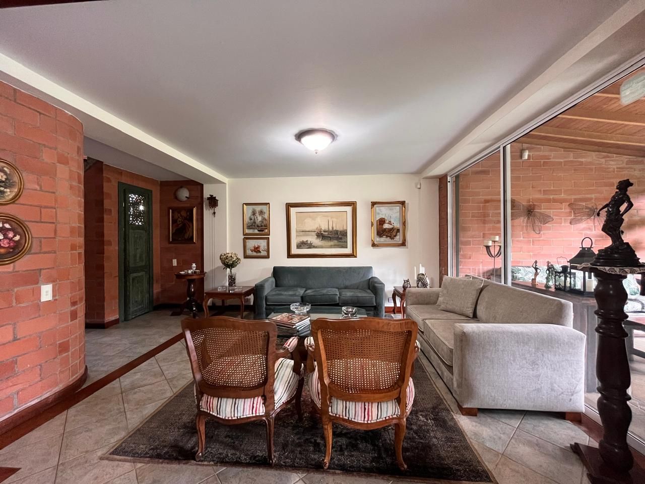 Casa en venta Antioquia Envigado La Pradera 235 m2 Habitaciones 3 Baños 4 Garajes 4 Precio $1620000000