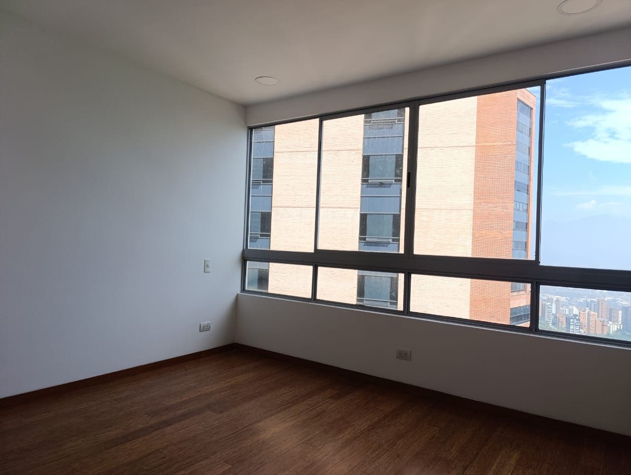 Apartamento en venta Antioquia Medellín El Tesoro 87 m2 Habitaciones 2 Baños 3 Garajes 1 Precio $1020000000