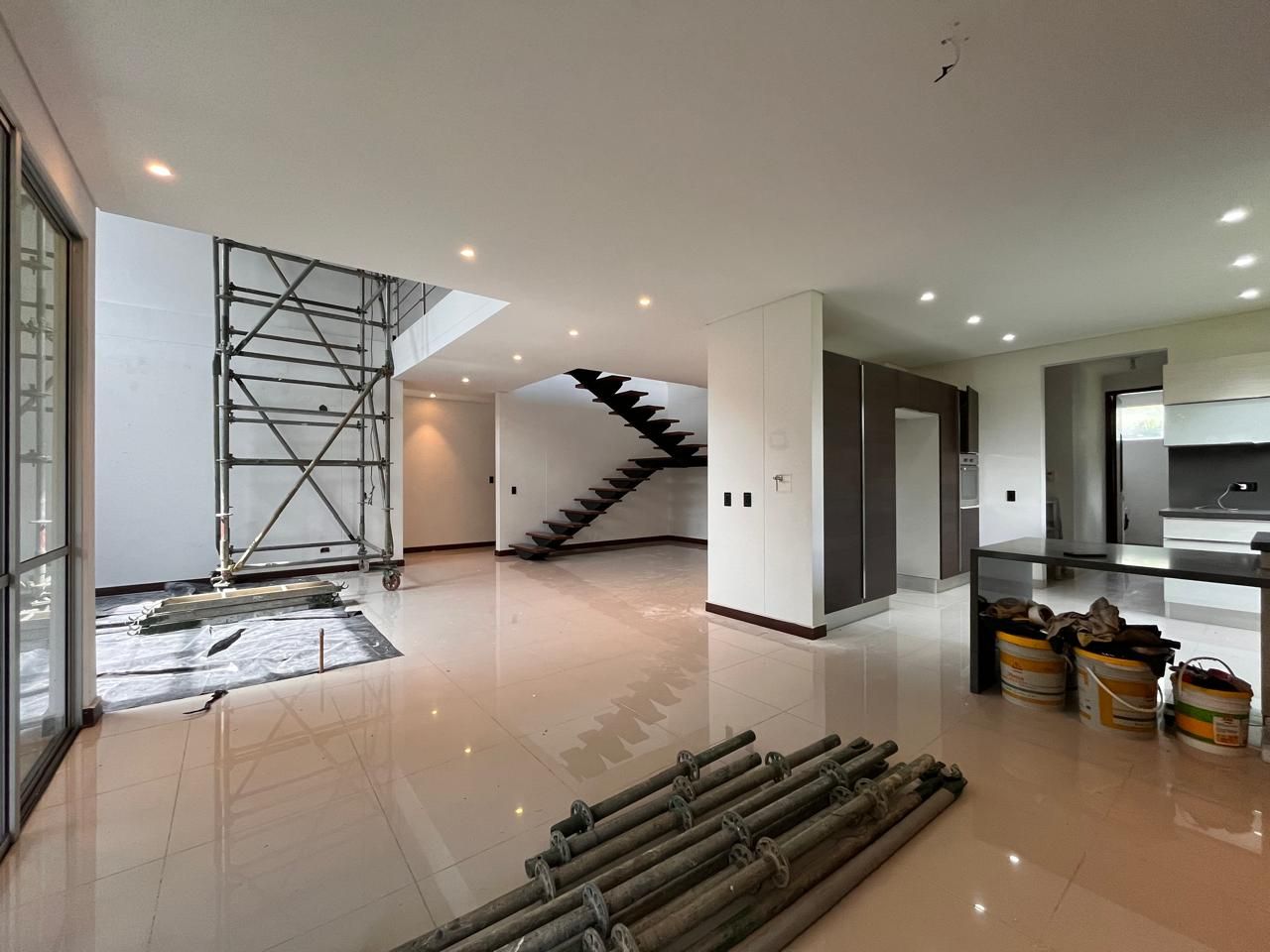 Casa en arriendo Antioquia Envigado La Pradera 300 m2 Habitaciones 3 Baños 4 Garajes 0 Precio $14800000