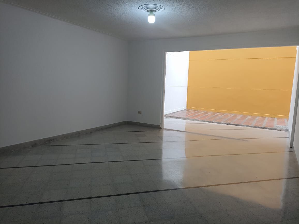 Casa en arriendo Antioquia Medellín Belen 340 m2 Habitaciones 4 Baños 4 Garajes 2 Precio $7200000