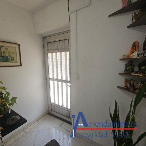 Apartaestudio en venta Antioquia Medellín La Floresta 57 m2 Habitaciones 1 Baños 1 Garajes 0 Precio $250000000