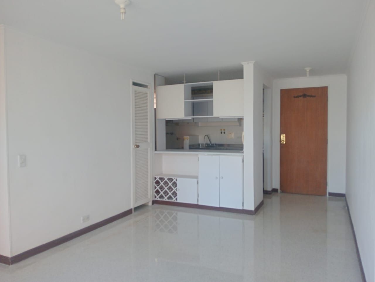 Apartamento en arriendo Antioquia Medellín Los Conquistadores 50 m2 Habitaciones 1 Baños 2 Garajes 1 Precio $2500000