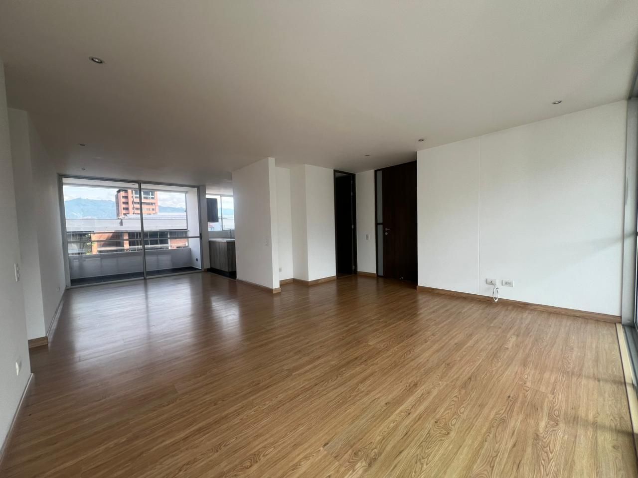 Apartamento en arriendo Antioquia Envigado Polideportivo Sur 143 m2 Habitaciones 4 Baños 5 Garajes 2 Precio $7150000