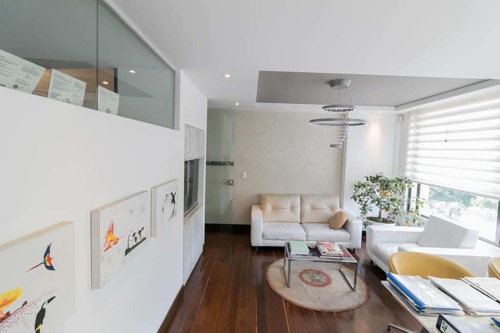 Oficina en venta Cundinamarca Bogotá Antiguo Country 269 m2 Habitaciones 0 Baños 4 Garajes 4 Precio $2300000000