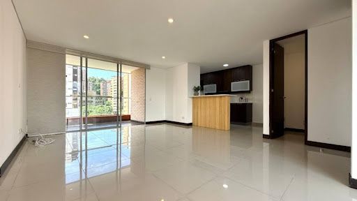 Apartamento en arriendo Antioquia Medellín Castropol 100 m2 Habitaciones 2 Baños 3 Garajes 1 Precio $5300000
