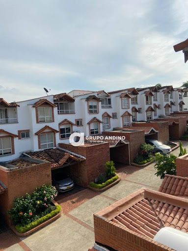 Casa en venta Santander Bucaramanga Palmeras Del Cacique 240 m2 Habitaciones 5 Baños 5 Garajes 2 Precio $900000000