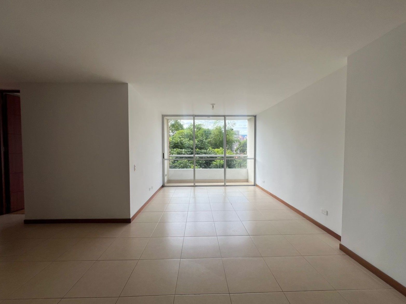 Apartamento en arriendo Antioquia Envigado El Esmeraldal 68 m2 Habitaciones 2 Baños 2 Garajes 1 Precio $3000000